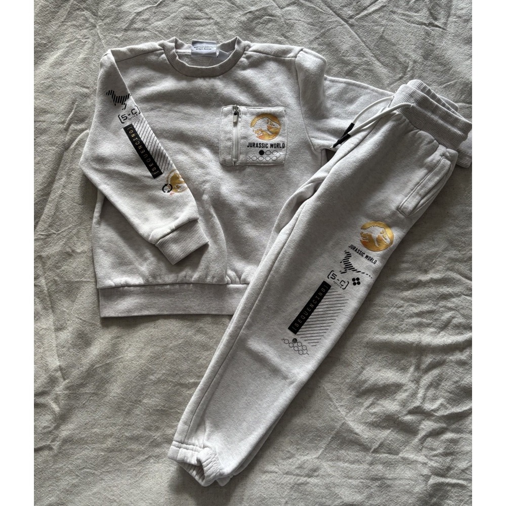 Boys Jurassic World Pullover Sweat Shirt and Pant Set Size 5/6
